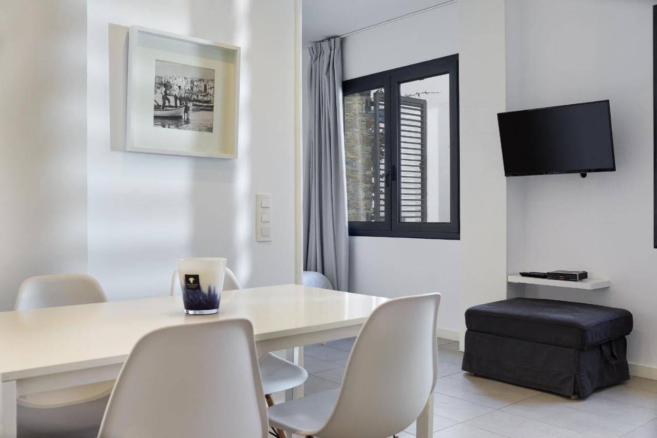 Canvas Apartments&Lofts กาดาเกส ภายนอก รูปภาพ