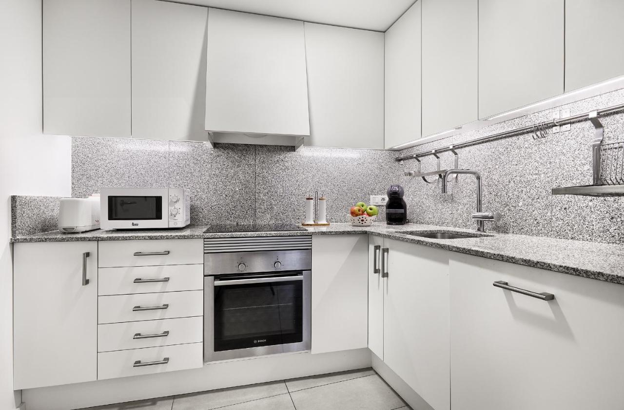 Canvas Apartments&Lofts กาดาเกส ภายนอก รูปภาพ