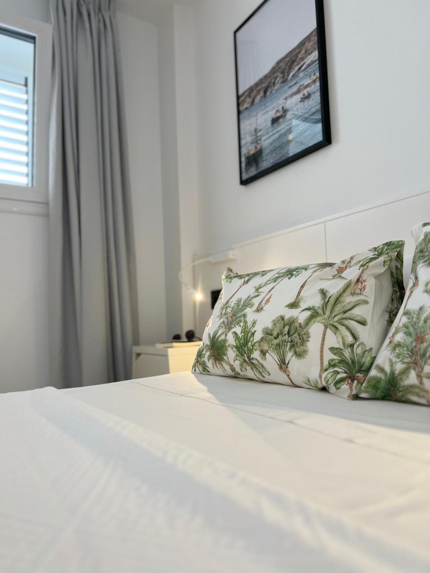 Canvas Apartments&Lofts กาดาเกส ภายนอก รูปภาพ